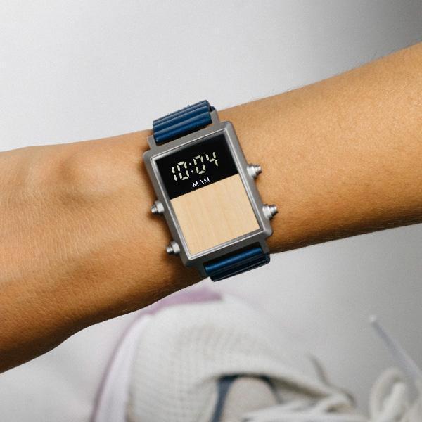 Back to the Future Watch in Blau