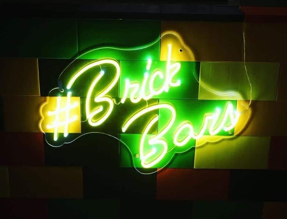 Brick Bars Logo