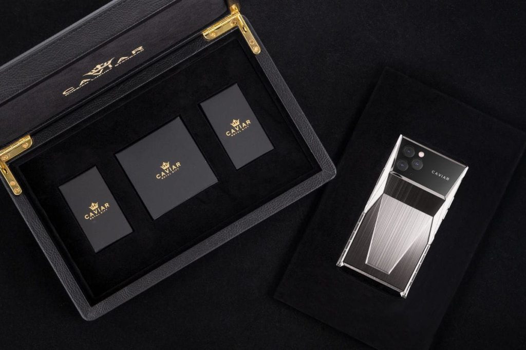Caviar Cyberphone - Verpackung und iPhone