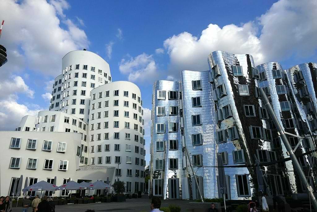 Frank O. Gehry Gebäude im Medienhafen Düsseldorf