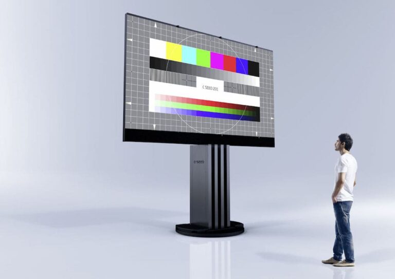 C SEED 201: faltbarer Outdoor-TV mit 5105 mm Diagonale