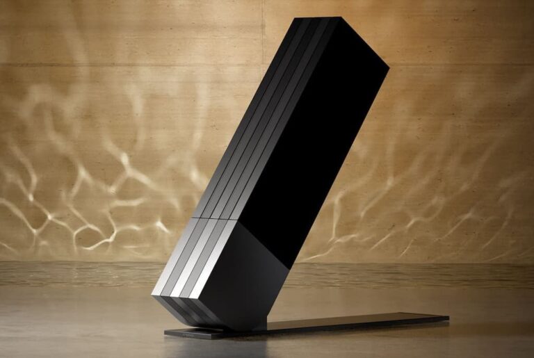 C SEED N1: skulpturaler, faltbarer 4K Micro-LED-TV